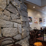 ブランジェ浅野屋 - 最初は壁かと・・・