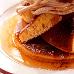 三愛 - 下のホットケーキにはシロップが染みていく。