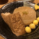 人情酒場 初雪 - おでん・・厚揚げ（180円）、大根（180円）、銀杏（180円） どれもよくお味が浸みていて、大根が美味しかったですね。