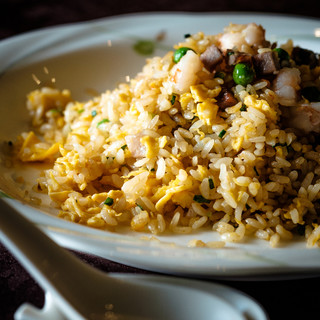 アラカルト料理も充実