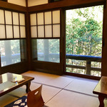 渓谷展望カフェ - 濡縁がテラス席になります