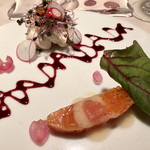 前菜の蕪のコンポートとマスのスモーク