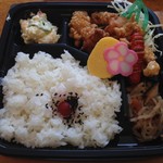 花の森 - 唐揚げ弁当　321円