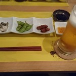寿司・中国料理 福禄寿 - お通しと生ビール