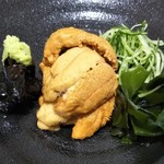 Ate To Nihonshu Katsu - 生ウニの刺身