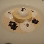 クッチーナ イタリアーナ ガッルーラ - ヴィンサントとヘーゼルナッツのセミフレッド栗の冷たいスープ仕立て