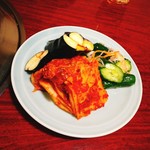 焼肉 静龍苑 - キムチ盛り合わせ@1300円