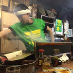 カブト - 手際のイイ兄ちゃん。
      
      無口で無愛想だが、こういう感じ大好き❤
      
      
      