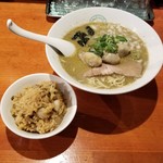 麺屋 六感堂 - 牡蠣と煮干の中華そば(濃厚version)＋ポルチーニと帆立の炊き込みご飯