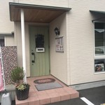 Galette & Crepe Rozell - 入口(右側に今週のメニュー写真あります)