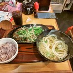 武州うどんあかねandみどりダイニング - ハンバーグ定食：ネギ塩
