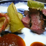 料亭旅館　いちい亭 - 網で焼いたお肉が香ばしい＾＾ソースと良く合います