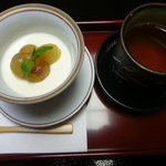 料亭旅館　いちい亭 - いちい亭さんの胡麻プリン、絶品です　上の葡萄はマスカットと巨峰が半々なんですよ＾＾