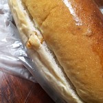 pancafé junju - くるみパンのミルクバターサンド   甘いくるみのパンとミルクバターがマッチして私の中でヒット