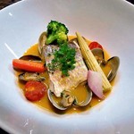 Bistro Refectorium - 福岡県長浜漁港より イトヨリダイとアサリのマリニエール（２皿に分けて供されました）