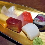 ひのと - 造り盛り合せ（２皿に分けて供されました）