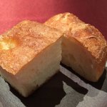 サーラ ビアンキ アル・ケッチァーノ - パン