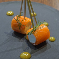 Bistro NOHGA  - 新サーモンのクリームチーズ巻、蜂蜜とマスタードのソースで