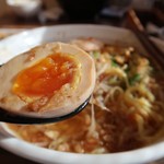 胡食 - 魚粉香るあっさり醤油ラーメン741円