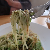 アドゥエパッシ - くたくたブロッコリーとアンチョビのスパゲッティ