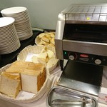 New Continental Hotel  - 朝食バイキング