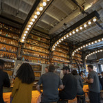 IRONSIDE Fish & Oyster - バーカウンター。