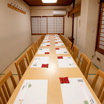 Uoya Kojirou - 【2階席】最大24名様まで可能。2部屋利用の大テーブル個室
      