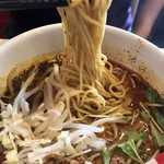 麺屋 誉 - 担々麺の麺リフト