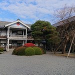 遠山之里 - 旧登米高等尋常小学校校舎。物産館の隣です。