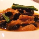 モワルーズ - ハチノスと黒豆のトマト煮込み