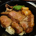 旬楽まつば - ステーキ丼1800円