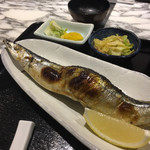 炭火魚 旬彩料理 坂本 - 秋刀魚の塩焼き定食９５０円