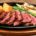 Charcoal-grilled aged Steak (red meat)