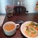 いきなりステーキ - グラスワインとセット（スープ、サラダ）