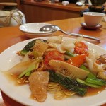 竹爐山房 - 三鮮炒麺：三種具入り焼きそばパン