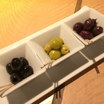 モメンティ・フェリチ - H.30.11.21.夜 オリーブの3種盛り 500円税込