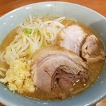 ラーメン BooBoo太郎。 - どうです？アブラ乗っかって…ます？(笑)