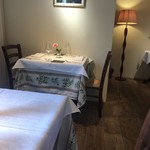 ジュエーメ - あたたかみとシックさ、洗練さを感じる店内。