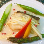 中華料理 歓 - 真鱈のソテー黄ニラソースがけアスパラガス添え
