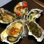 L'Ecailler Oyster Bar - 焼き牡蠣5種類盛り合わせ
