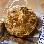 3つのたまご - シュークリーム 180円
