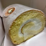 3つのたまご - ロールケーキ ハーフ 550円