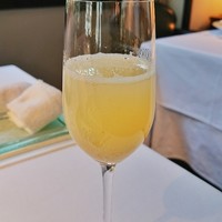 オーベルジュ・ド・リル サッポロ - 季節のフルーツのノンアルコールカクテル。肝心の「季節のフルーツ」がなんだったか忘れました(爆)