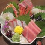 炭焼うな富士 - 刺身盛り合わせ