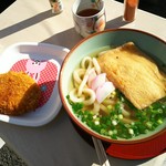 きつねうどんとコロッケ