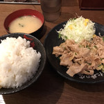 伝説のすた丼屋 - 