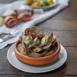 Clams steamed in white wine