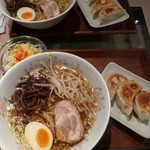 美食坊 ハルピン - 醤油ラーメン＆餃子3個セット 750円