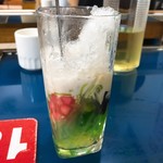 Che buoi ving long - 料理写真:①Che Suong Sa Hat Luu　15,000ドン（≒約75円） ”寒天とザクロのチェー”