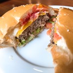 Banh Mi Tuoi - ②Combo Burger 43,000ドン（≒約215円）